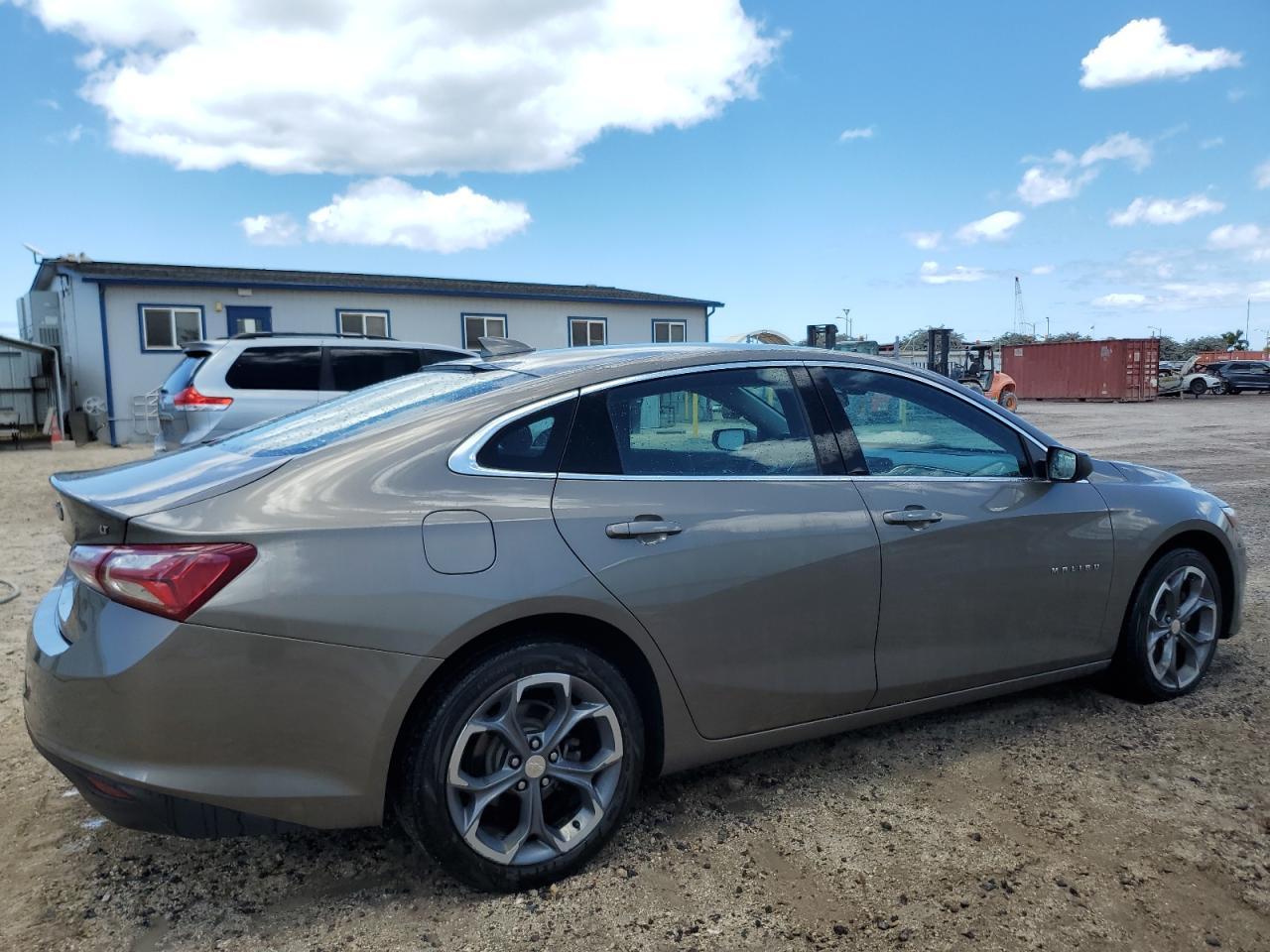 2020 Chevrolet Malibu Lt - Image 3