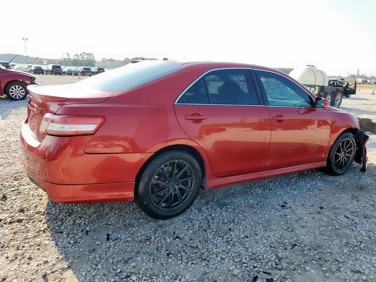 2011 Toyota Camry Base - Фото 3