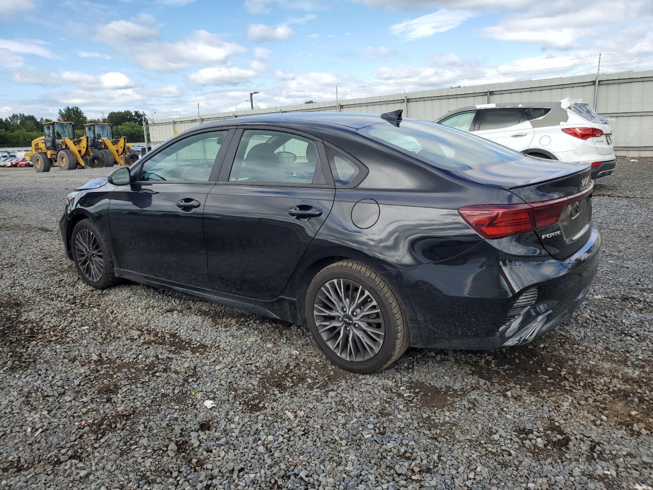 2022 Kia Forte Gt Line - Фото 2