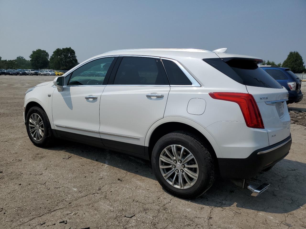 2019 Cadillac Xt5 Luxury - Image 2