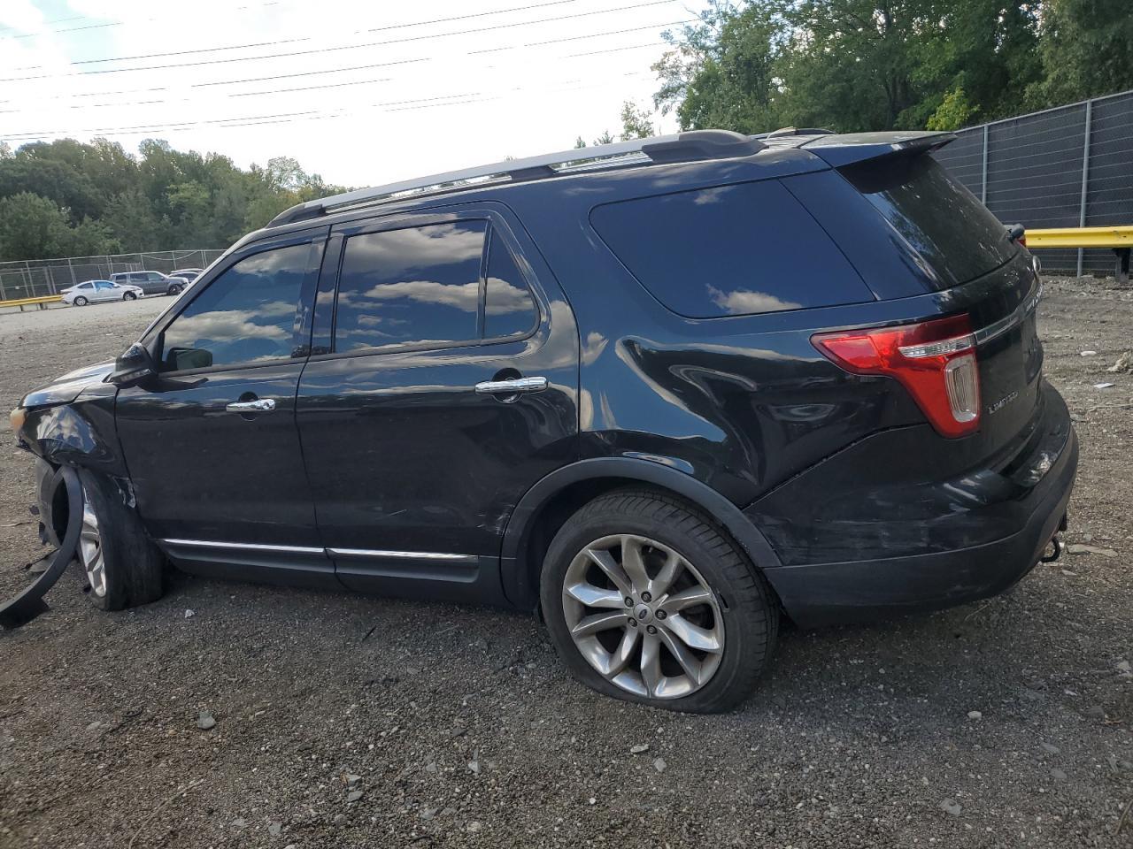2013 Ford Explorer Limited - Image 2