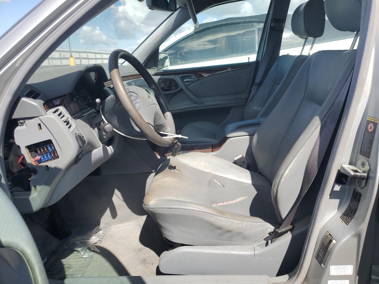 2001 Mercedes-Benz E 320 - Фото 7