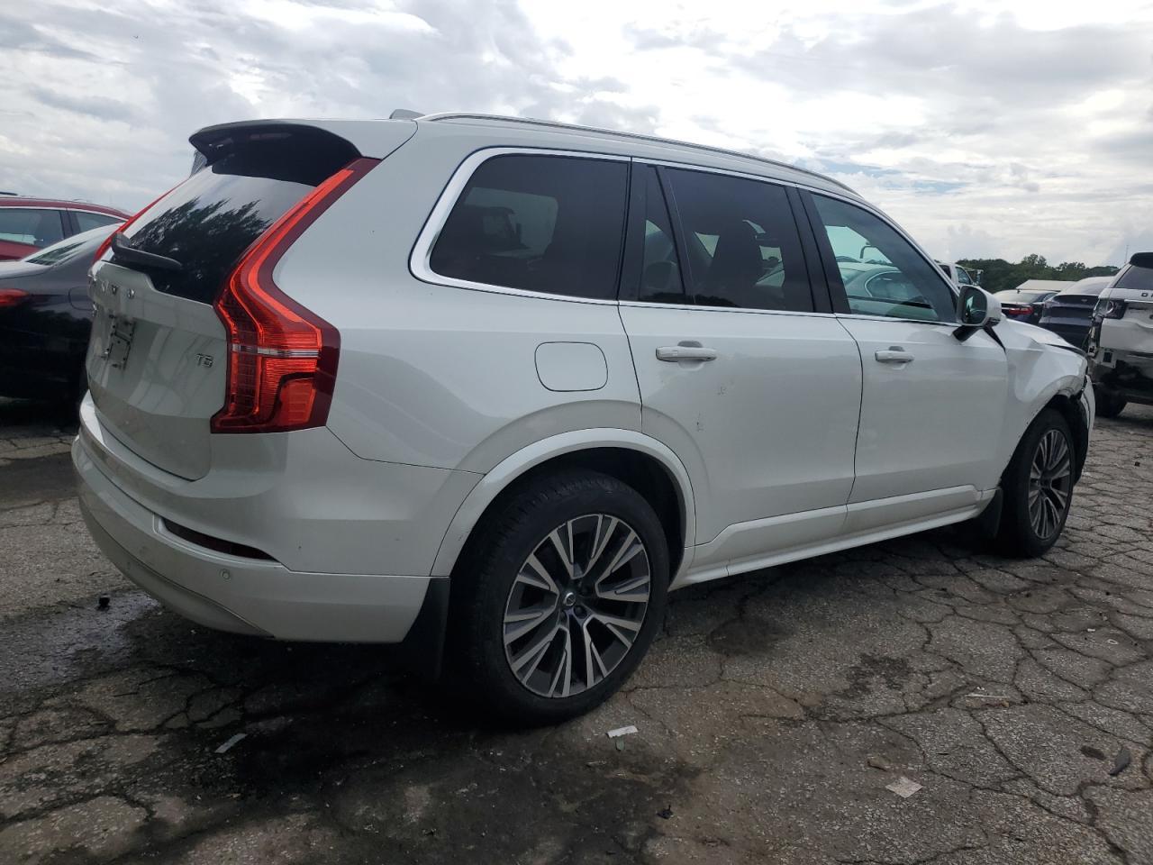 2022 Volvo Xc90 T5 Momentum - Image 3