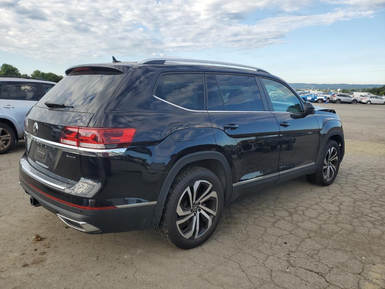 2023 Volkswagen Atlas Sel - Фото 3
