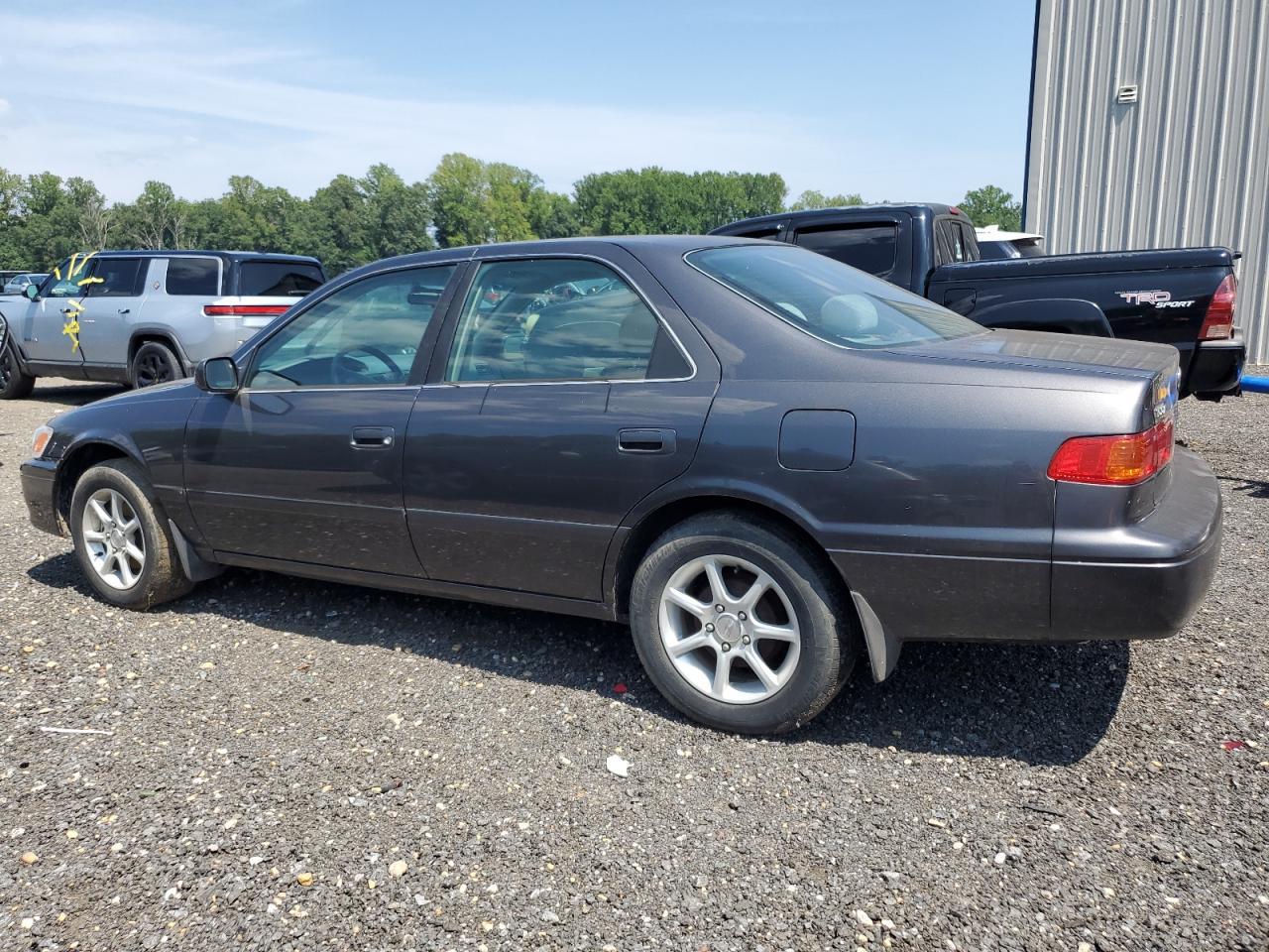 2000 Toyota Camry Ce - Фото 2