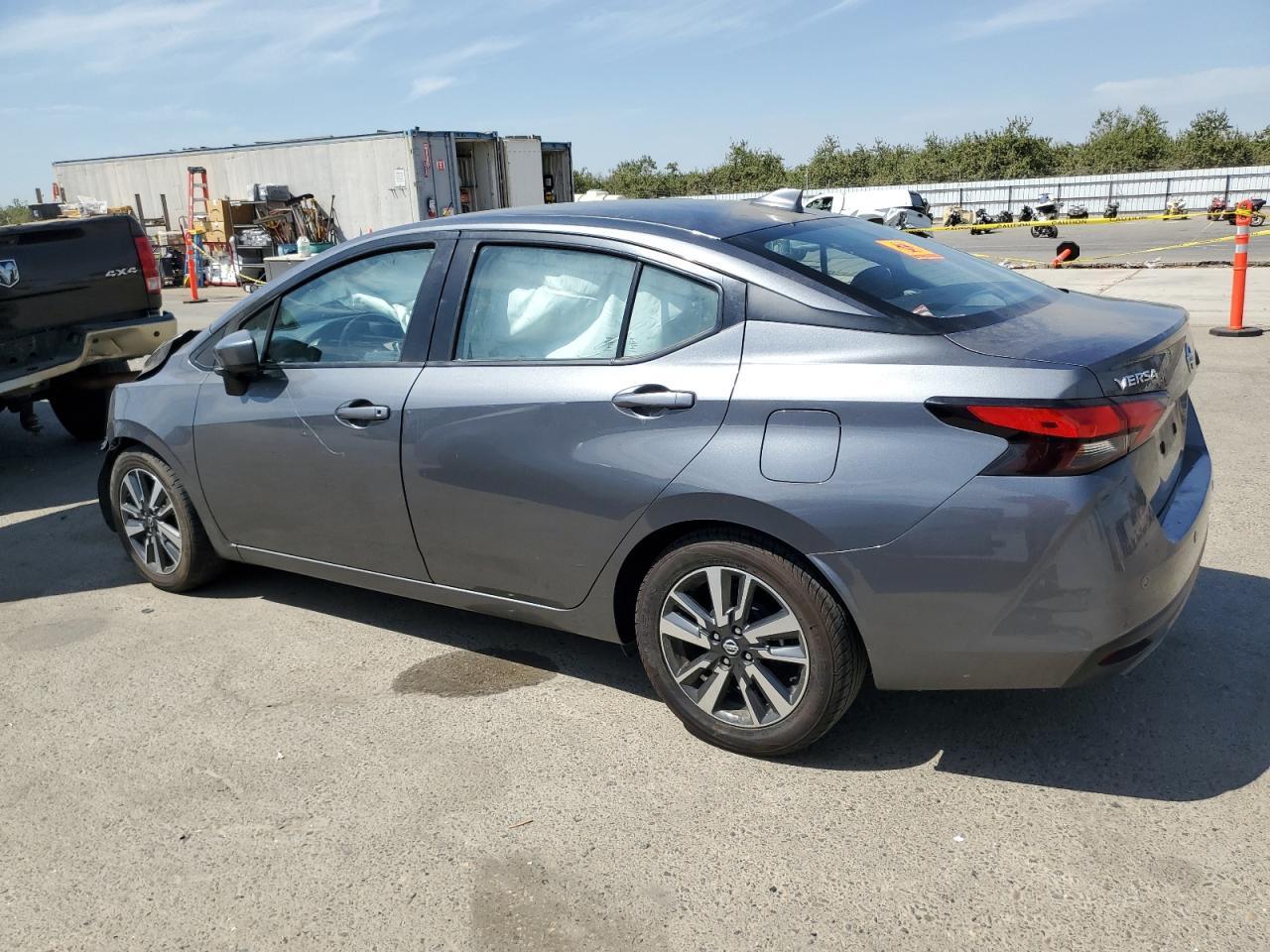 2022 Nissan Versa Sv - Image 2