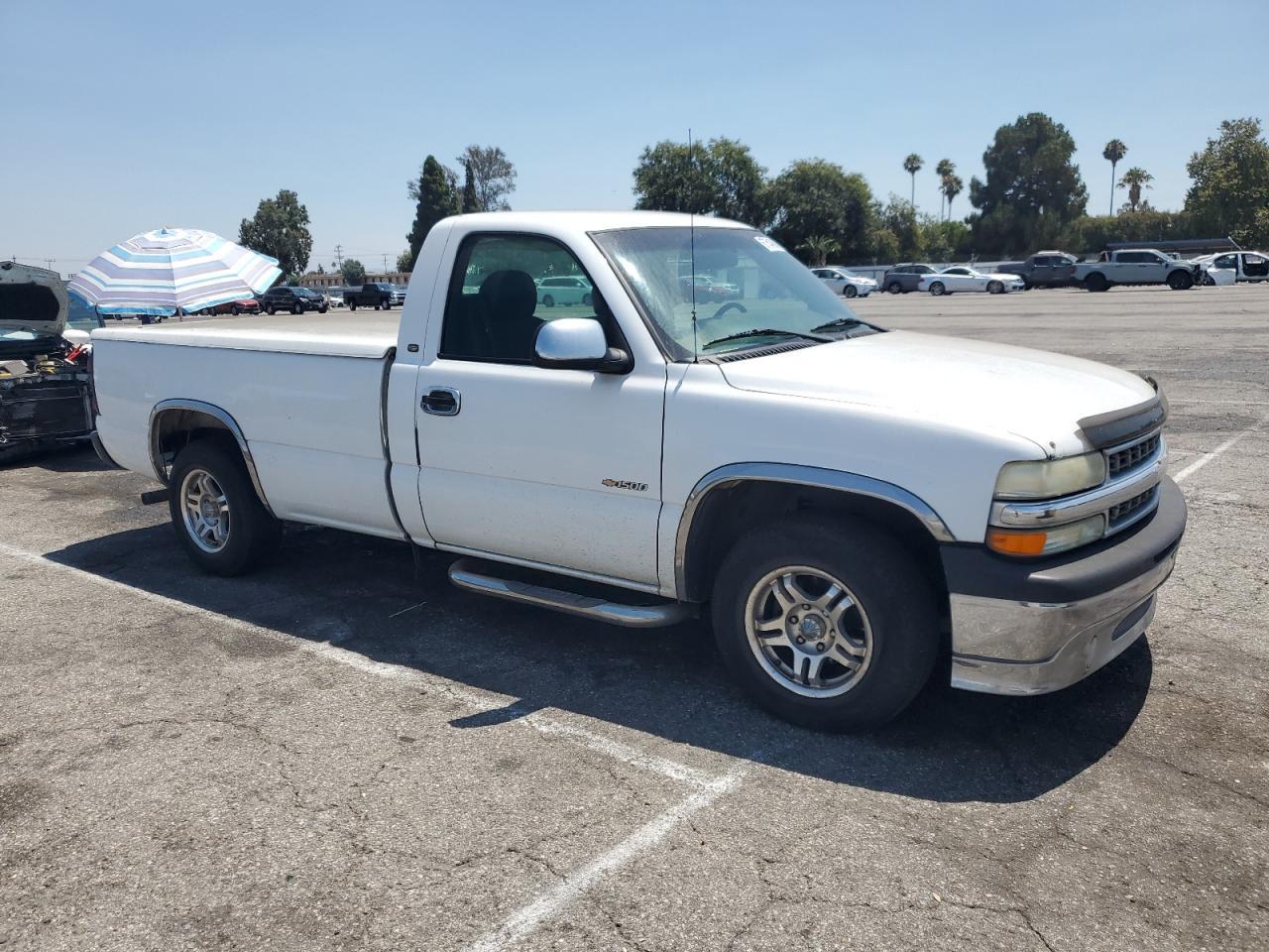 2002 Chevrolet Silverado C1500 - Image 4