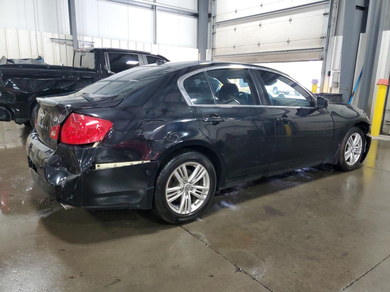 2013 Infiniti G37 - Фото 3