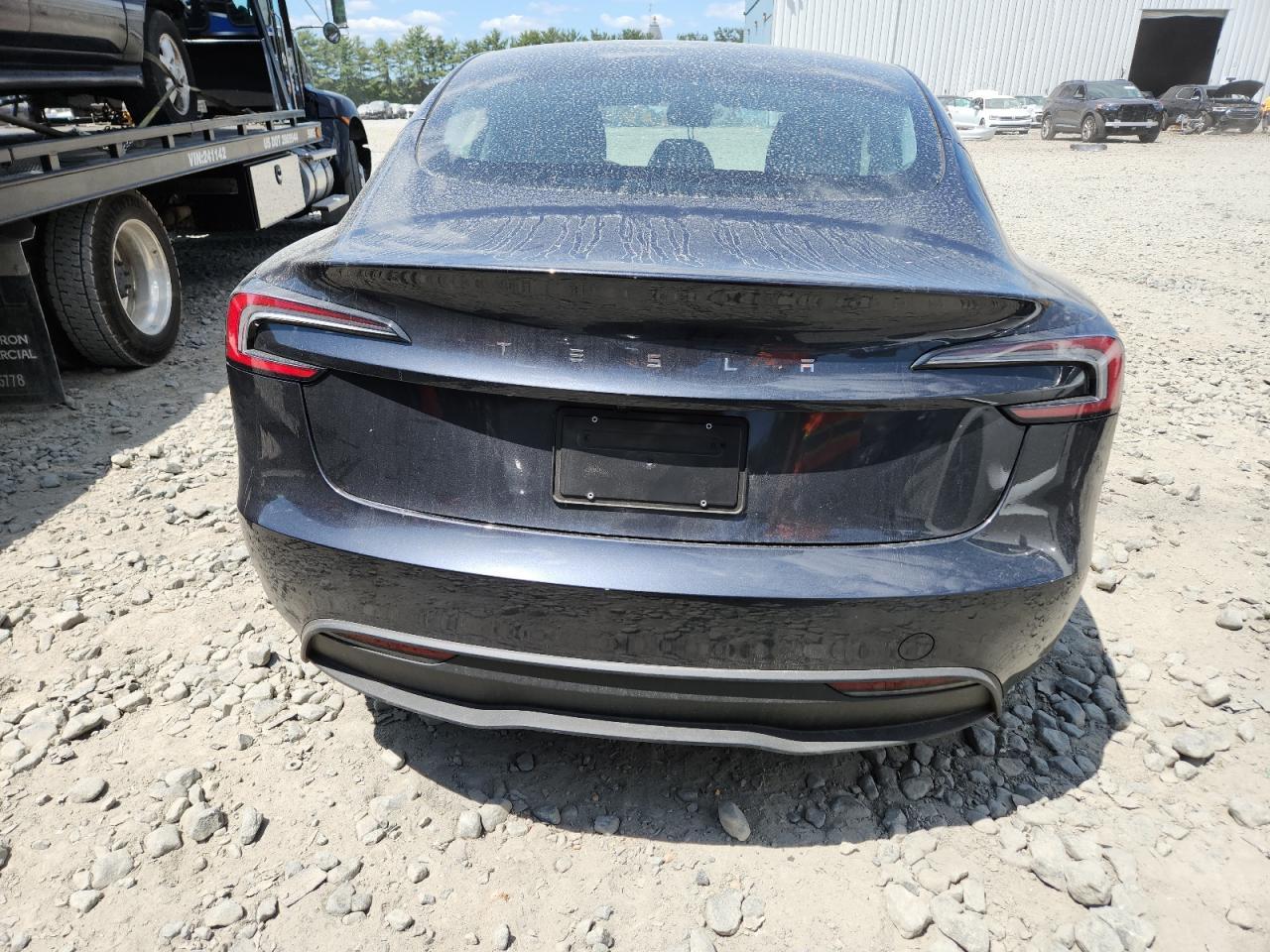 2025 Tesla Model 3 - Фото 6