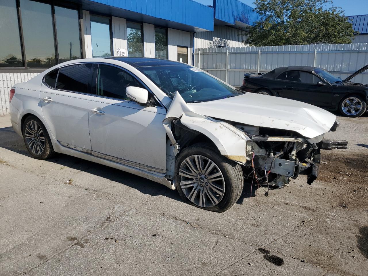 2016 Kia Cadenza Luxury - Image 4