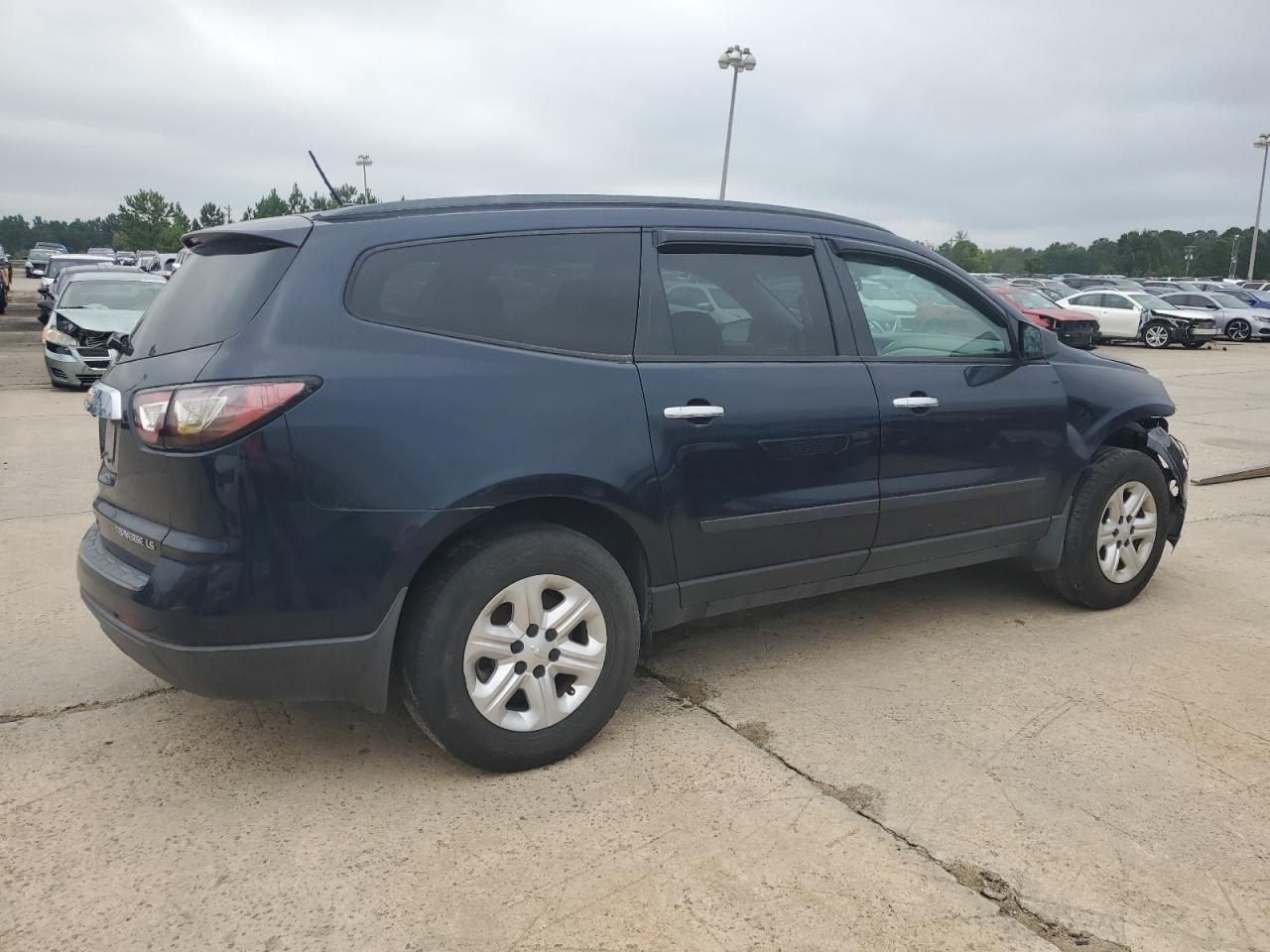 2015 Chevrolet Traverse Ls - Фото 3