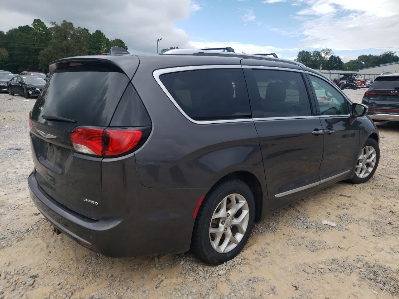 2019 Chrysler Pacifica Limited - Фото 3