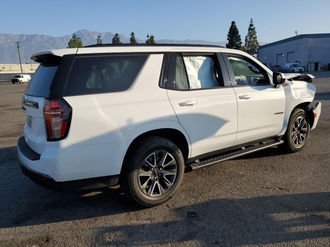 2021 Chevrolet Tahoe K1500 Z71 - Фото 3