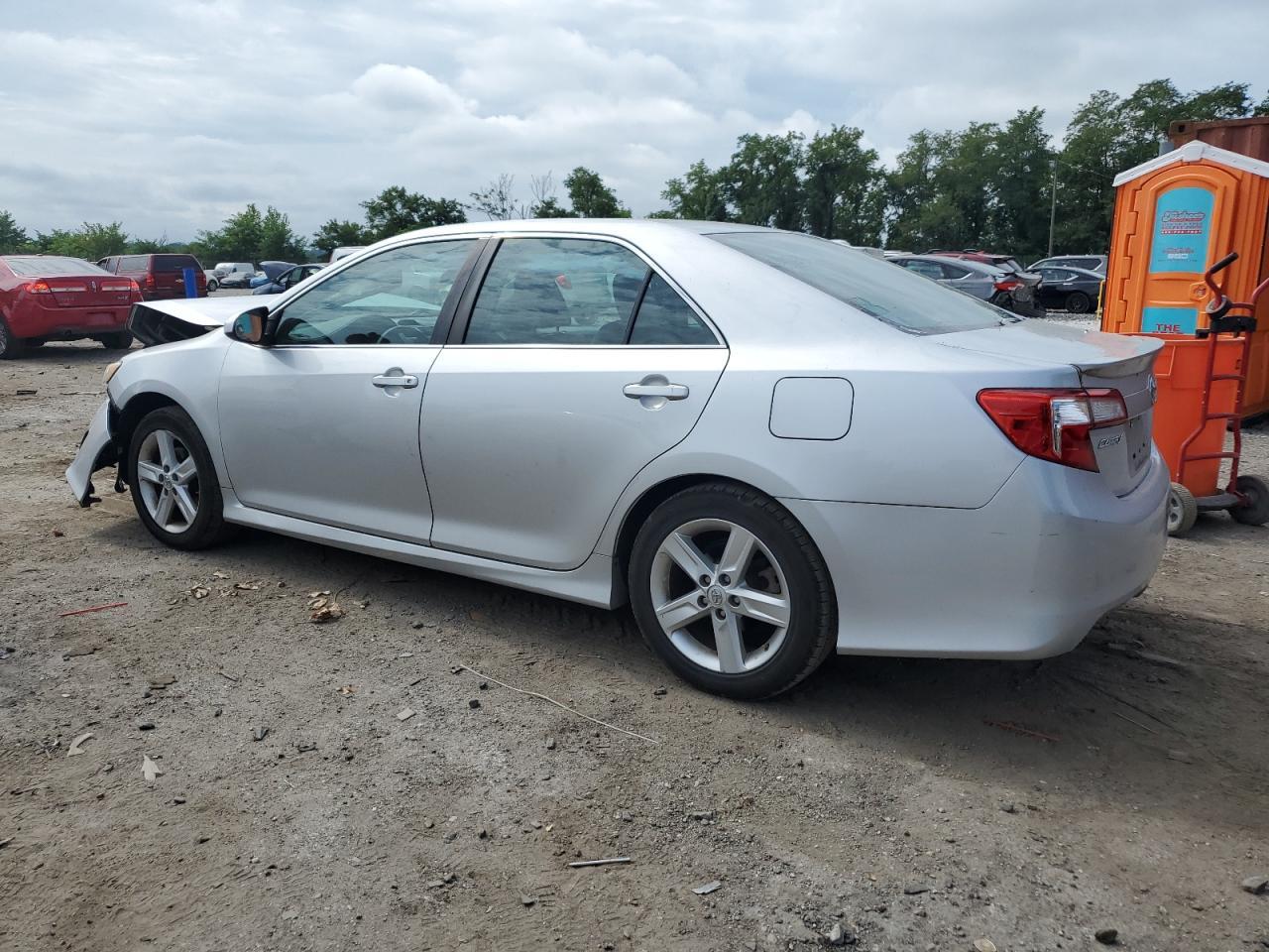 2014 Toyota Camry L - Image 2