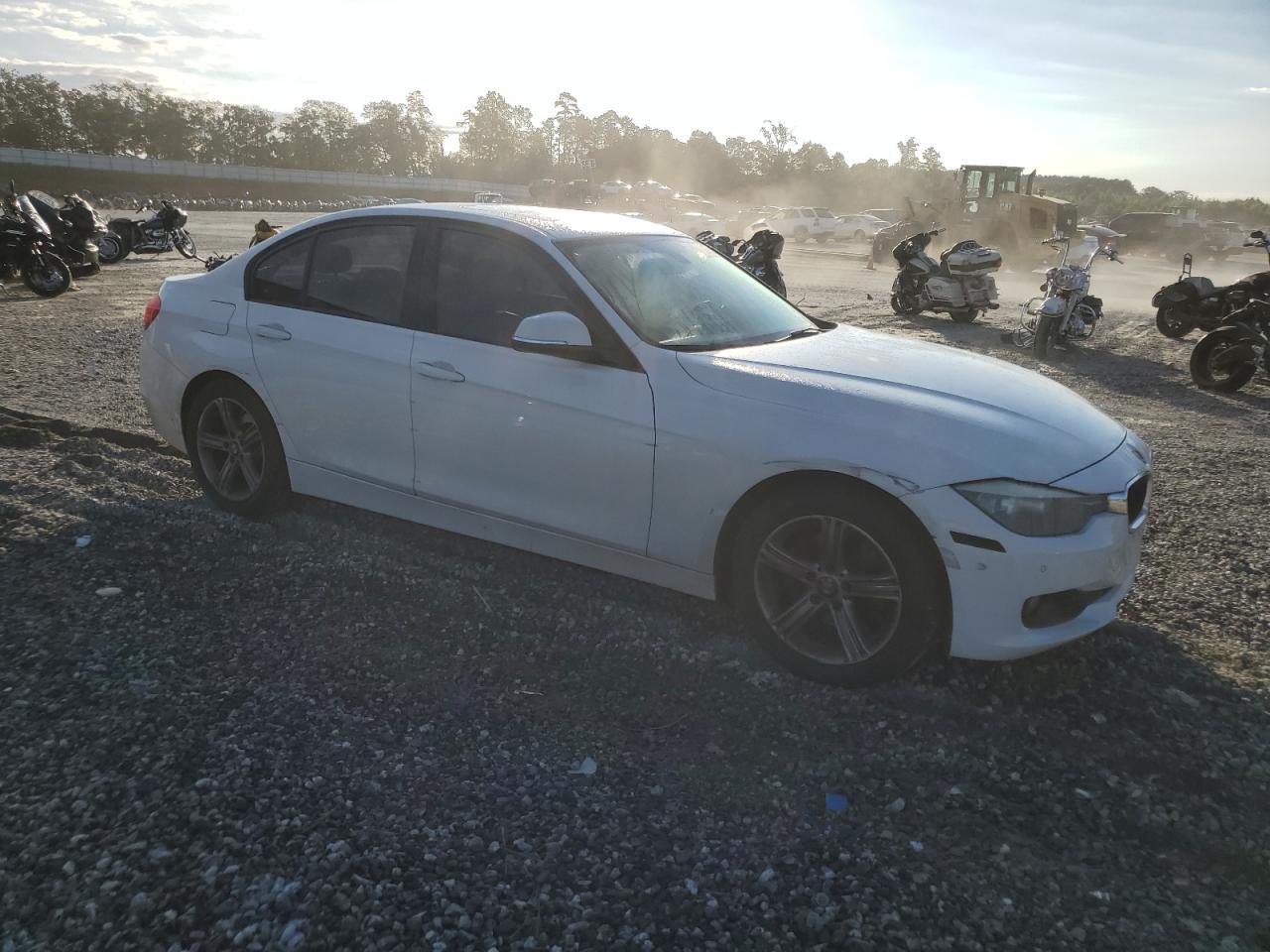 2015 BMW 320 I - Фото 4