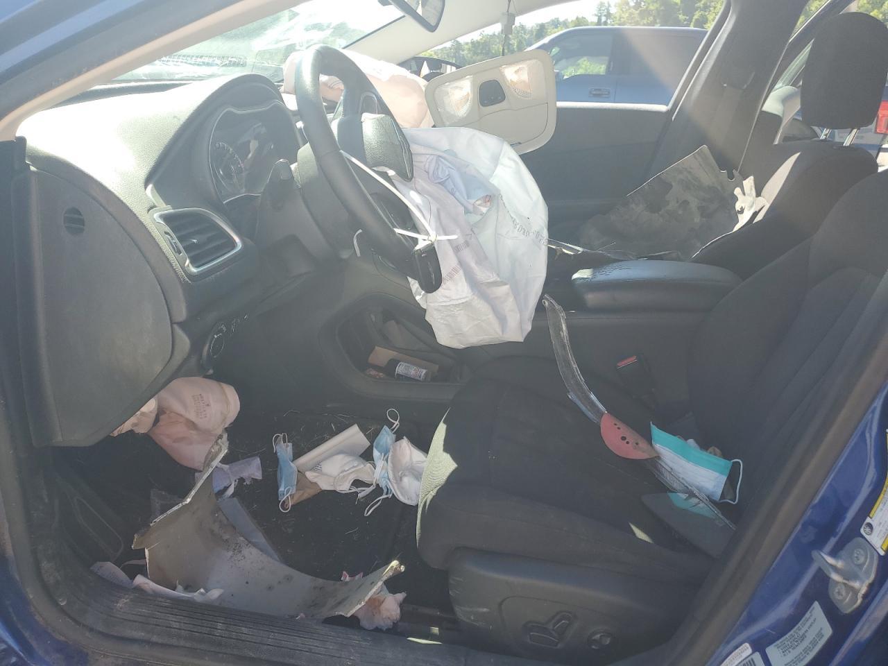 2015 Chrysler 200 Limited - Image 7