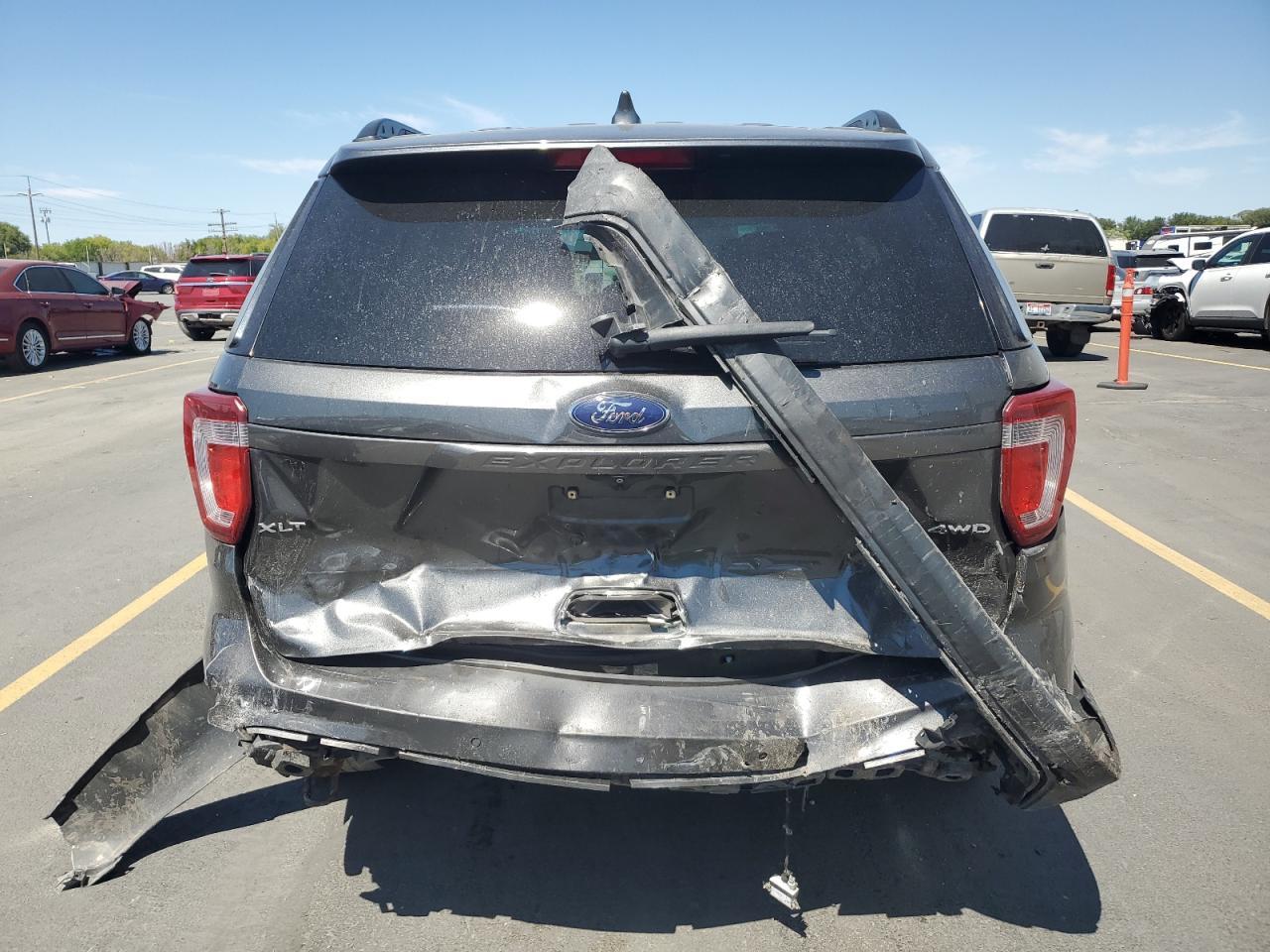 2017 Ford Explorer Xlt - Image 6