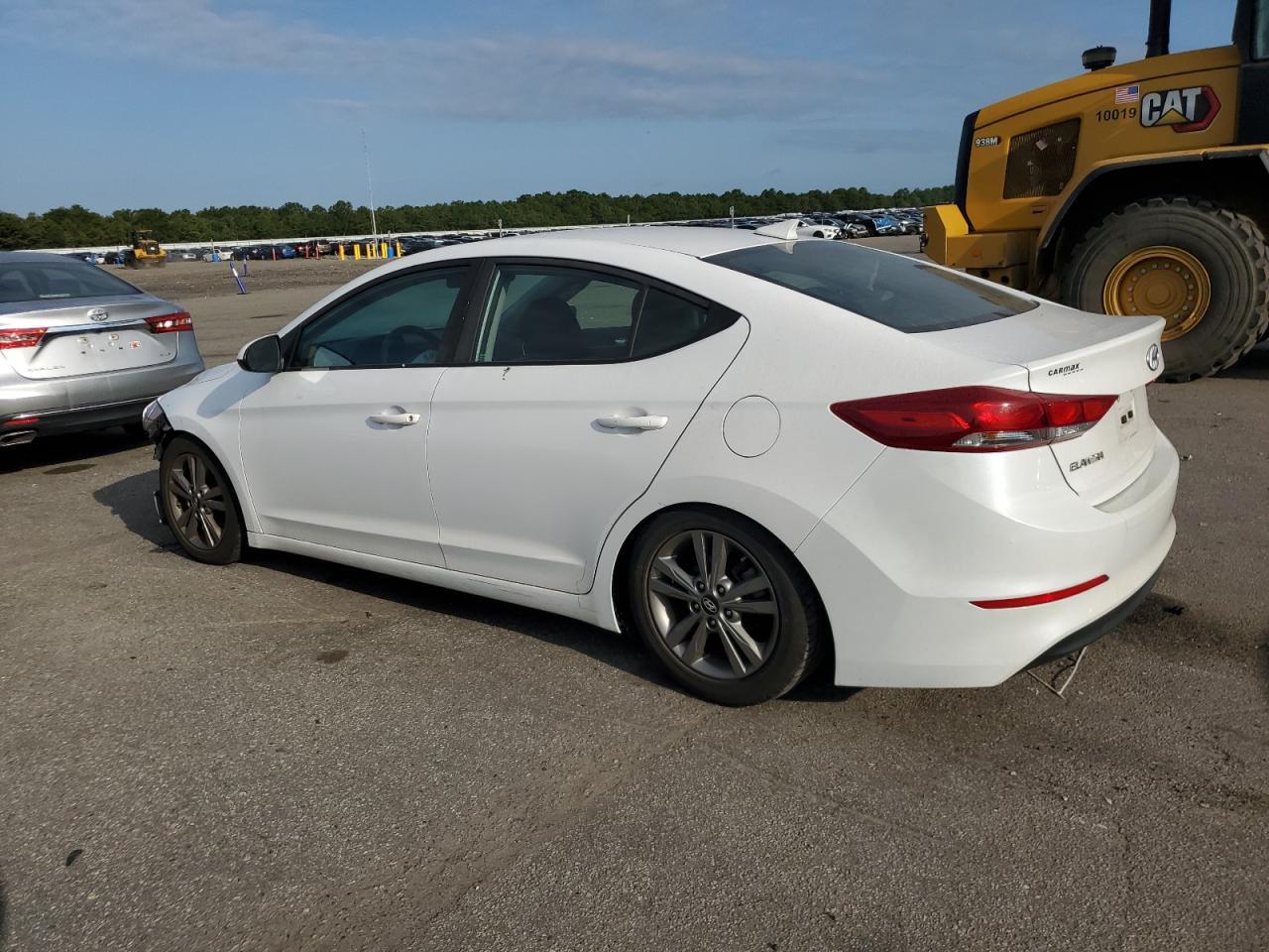 2018 Hyundai Elantra Sel - Фото 2