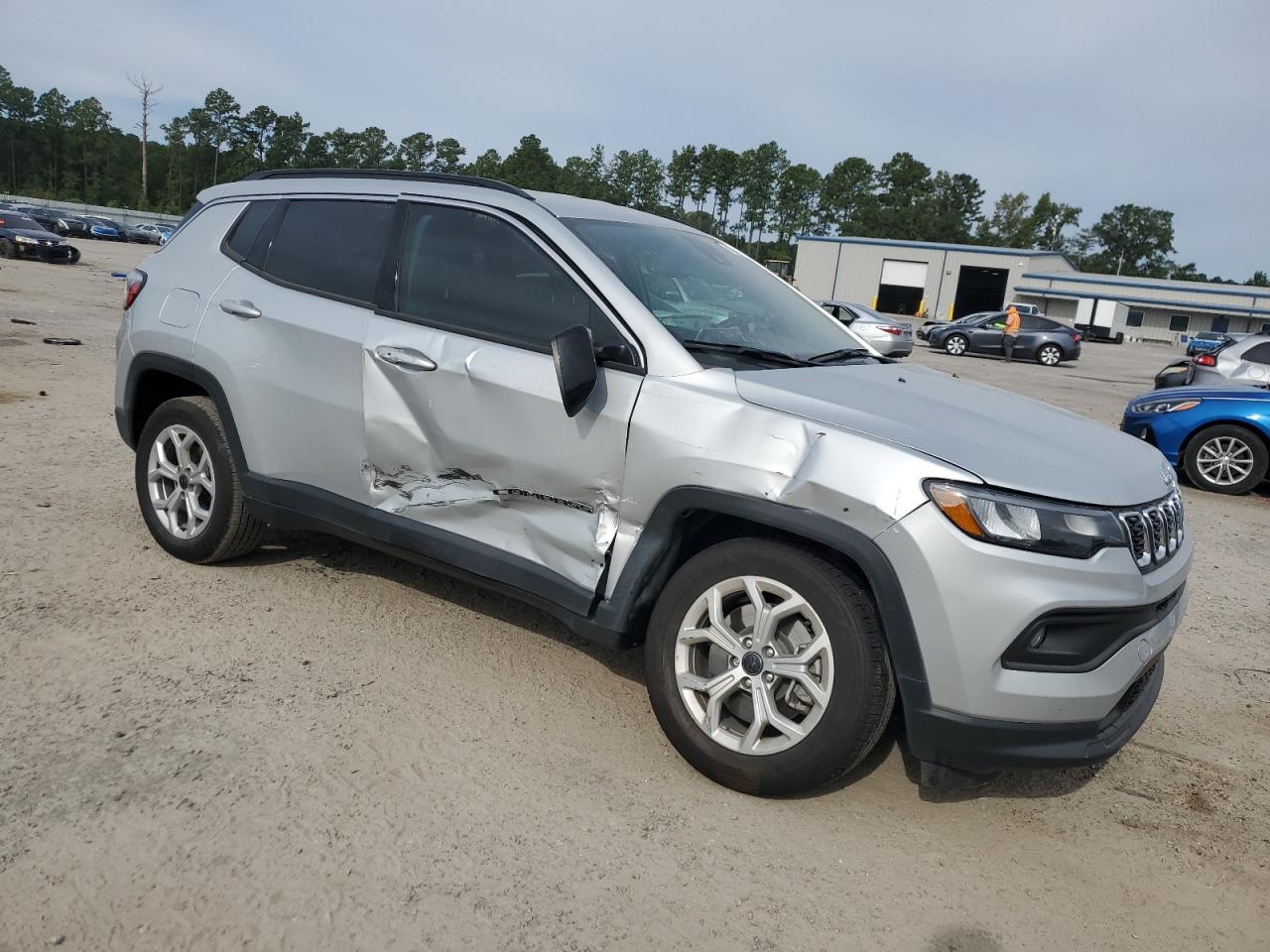2025 Jeep Compass Latitude - Фото 4