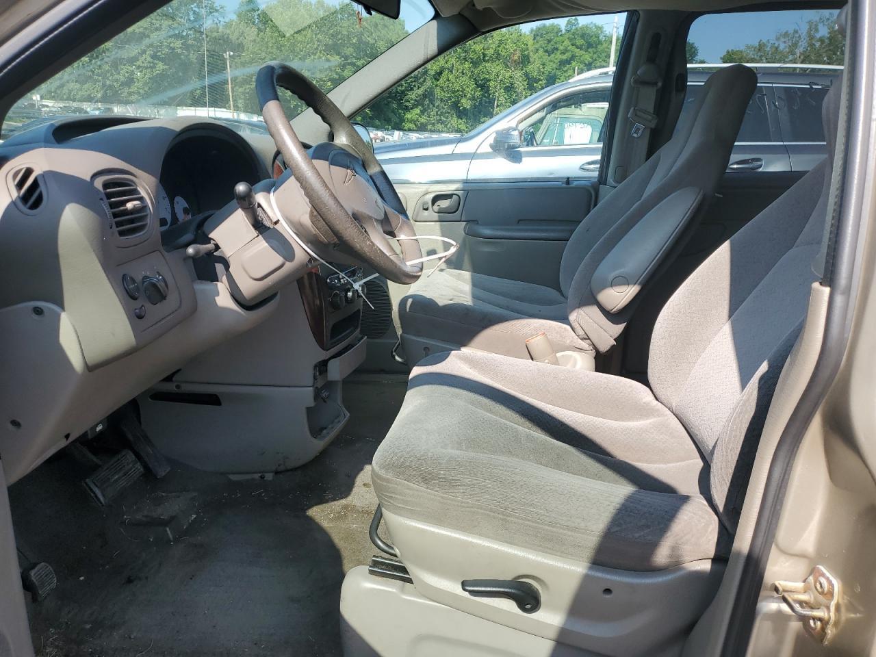 2003 Chrysler Town & Country - Image 7