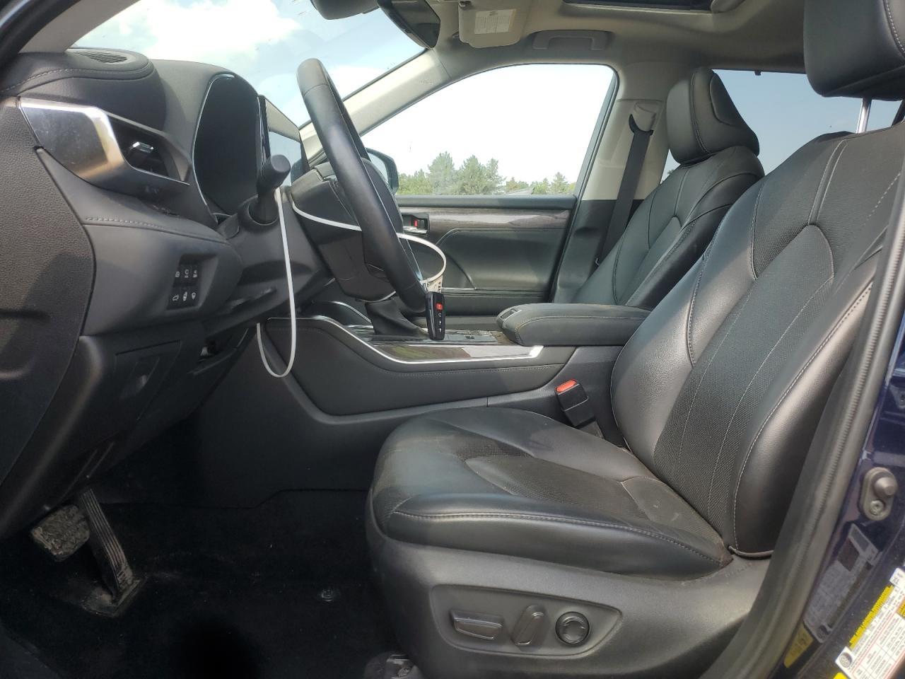 2021 Toyota Highlander Hybrid Limited - Image 7