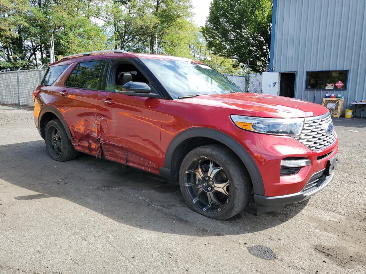 2020 Ford Explorer Platinum - Image 4