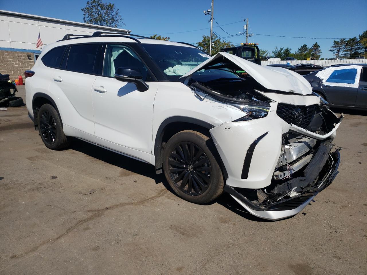 2023 Toyota Highlander L - Фото 4