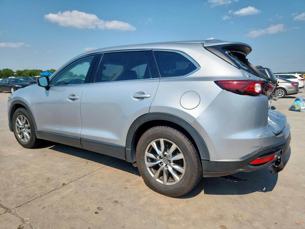 2018 Mazda Cx-9 Touring - Image 2