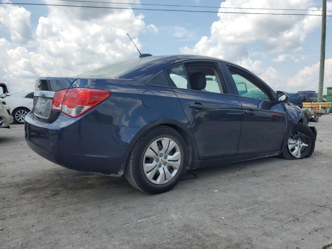 2015 Chevrolet Cruze Ls - Image 3