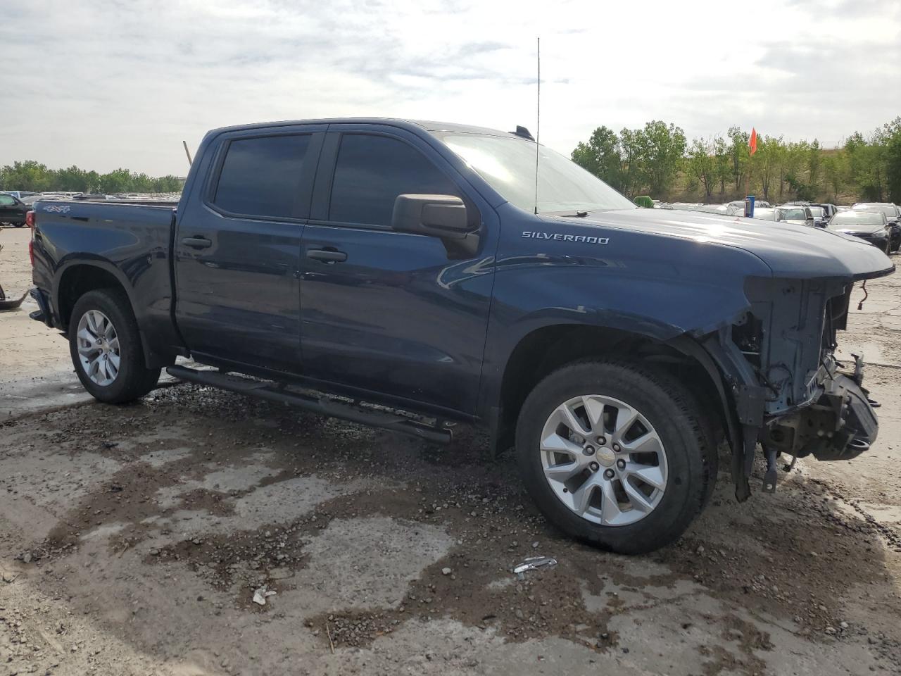 2020 Chevrolet Silverado K1500 Custom - Фото 4