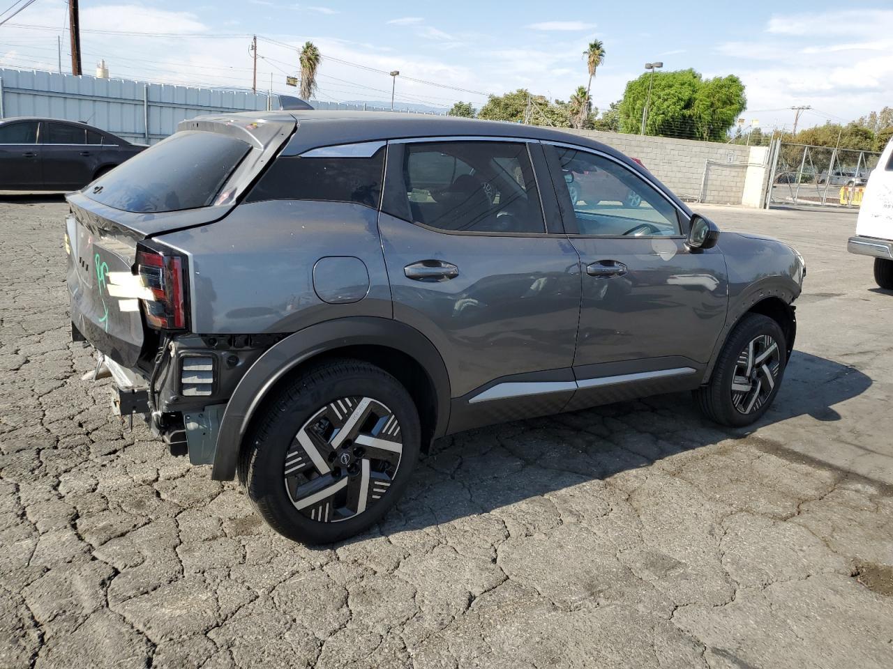 2025 Nissan Kicks Sv - Image 3