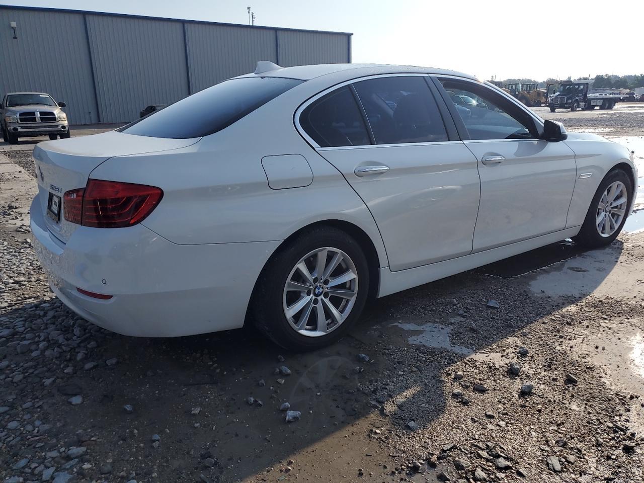 2015 BMW 528 Xi - Image 3