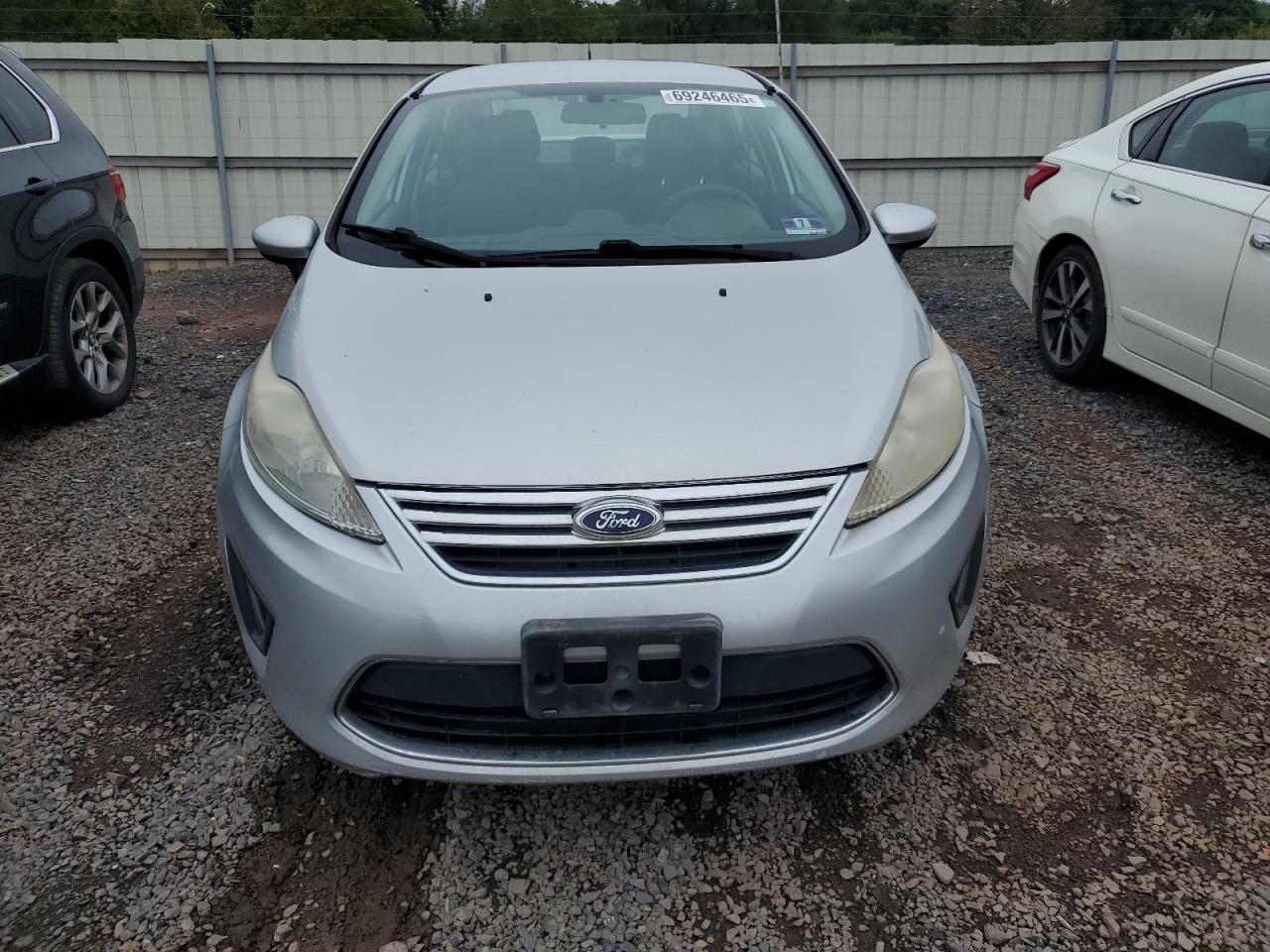 2012 Ford Fiesta Se - Image 5