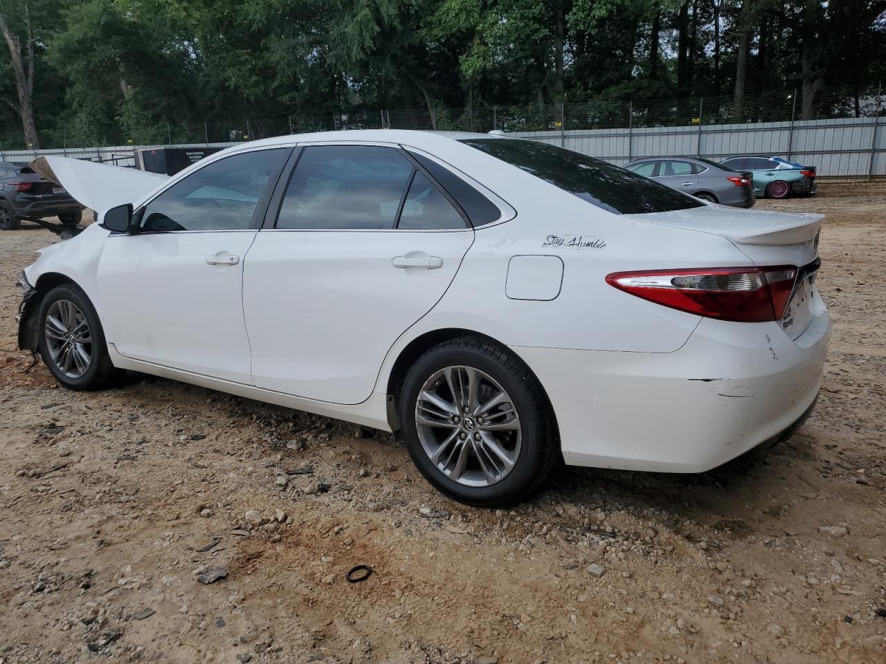 2015 Toyota Camry Le - Фото 2
