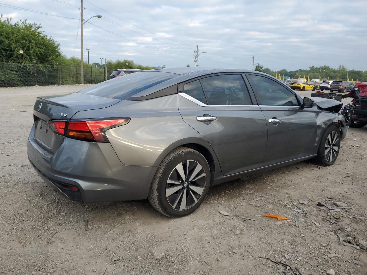 2022 Nissan Altima Sv - Image 3