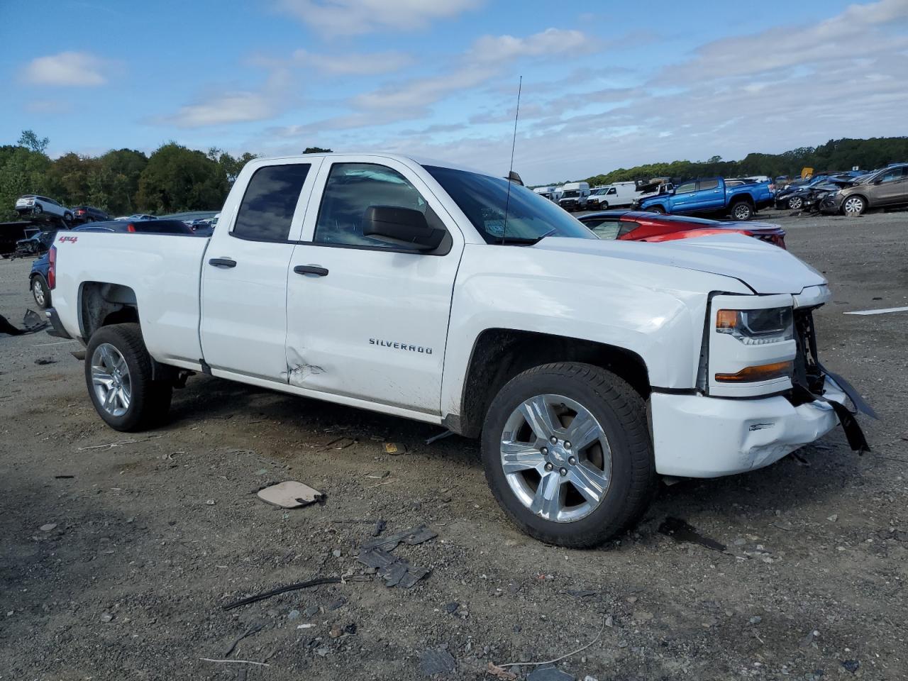 2018 Chevrolet Silverado K1500 Custom - Фото 4
