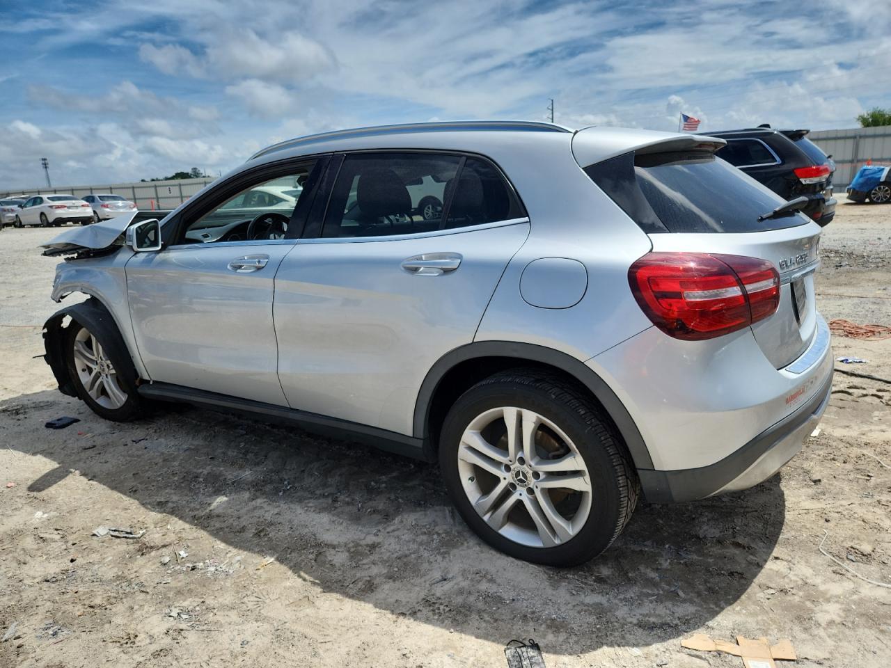 2020 Mercedes-Benz Gla 250 - Image 2