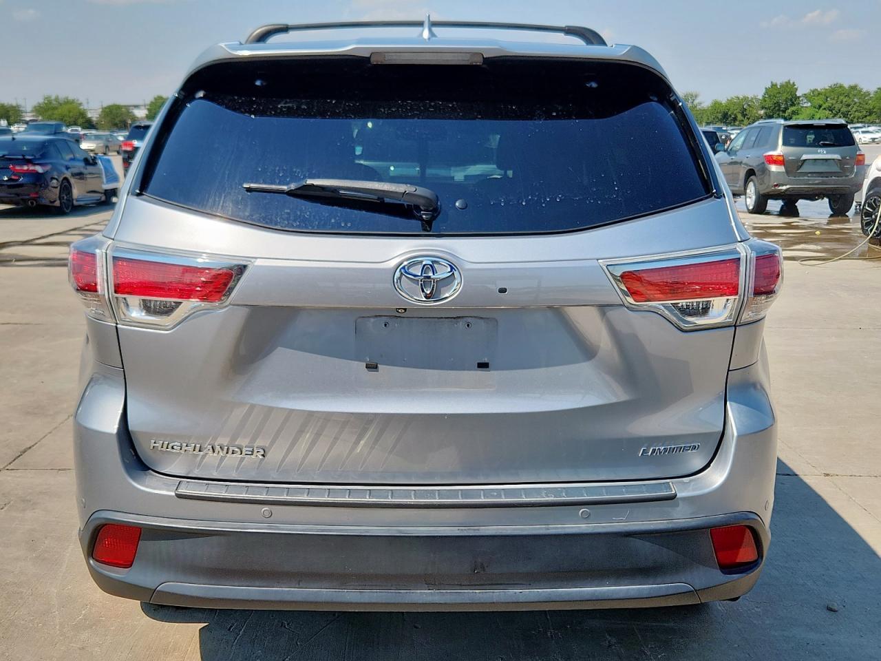 2016 Toyota Highlander Limited - Image 6