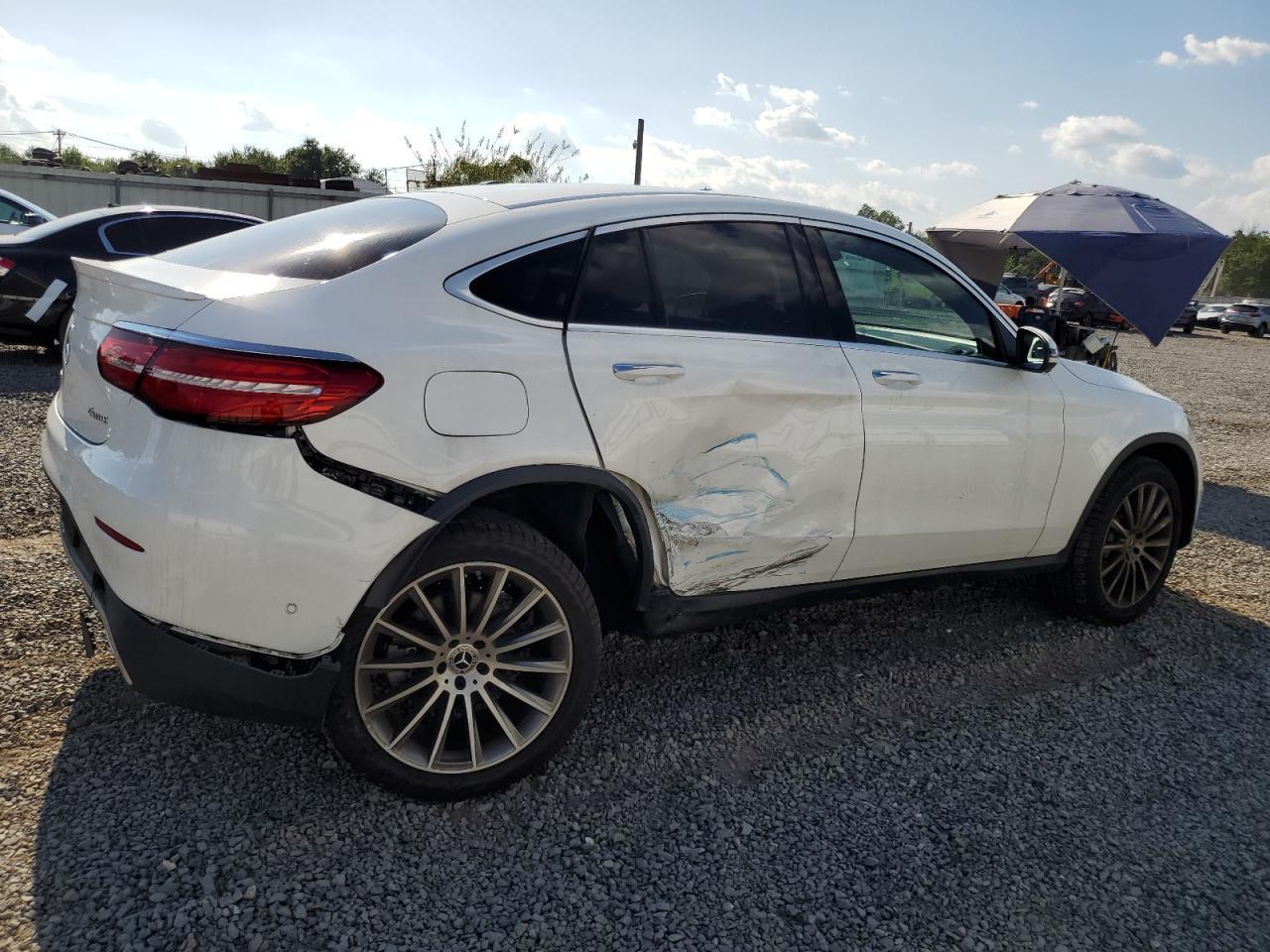 2019 Mercedes-Benz Glc Coupe 300 4Matic - Image 3