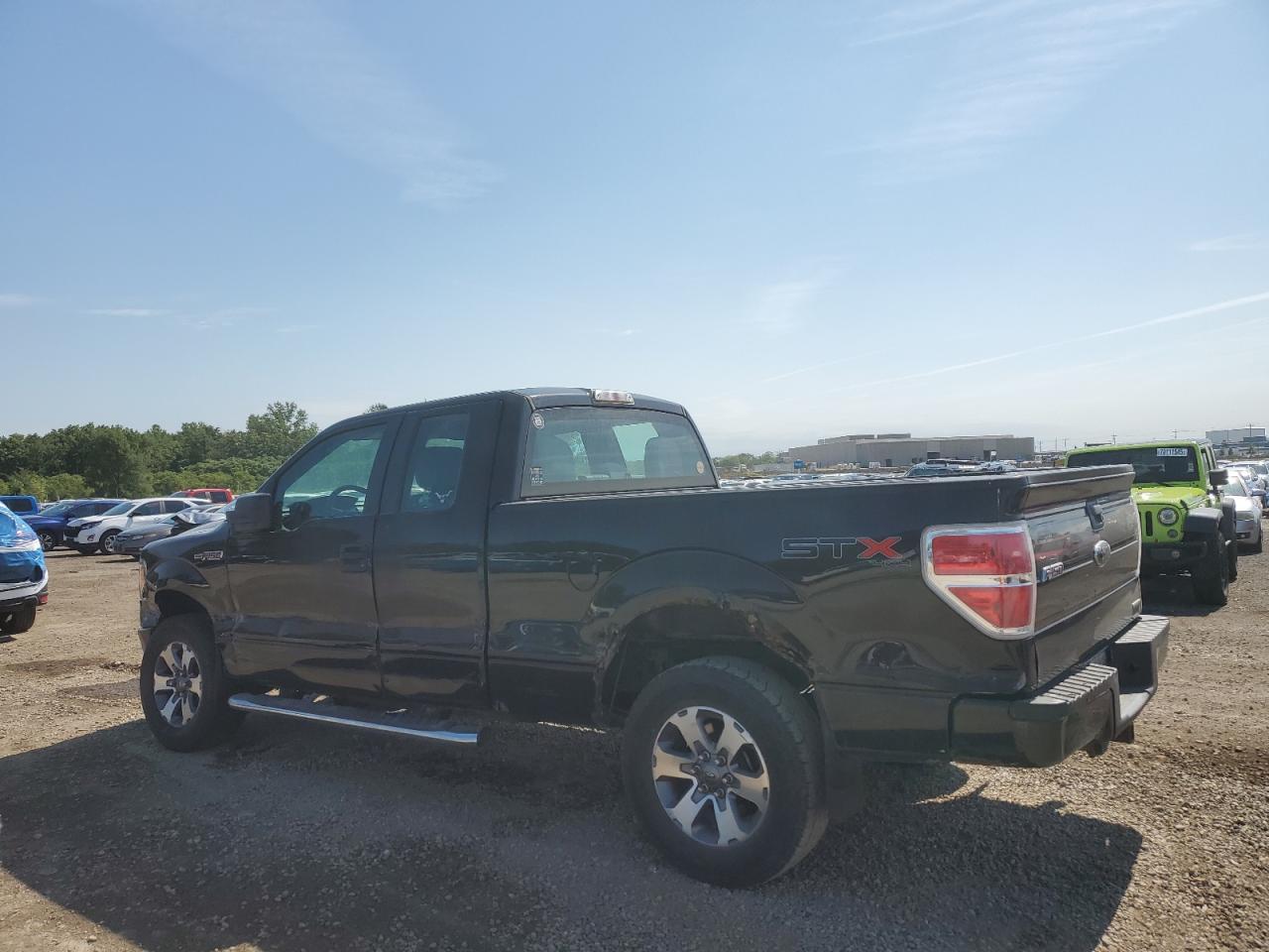 2013 Ford F150 Super Cab - Фото 2