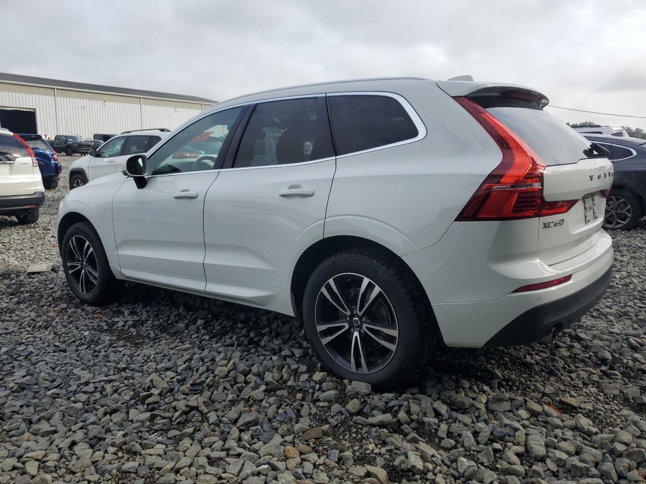 2021 Volvo Xc60 T5 Momentum - Фото 2