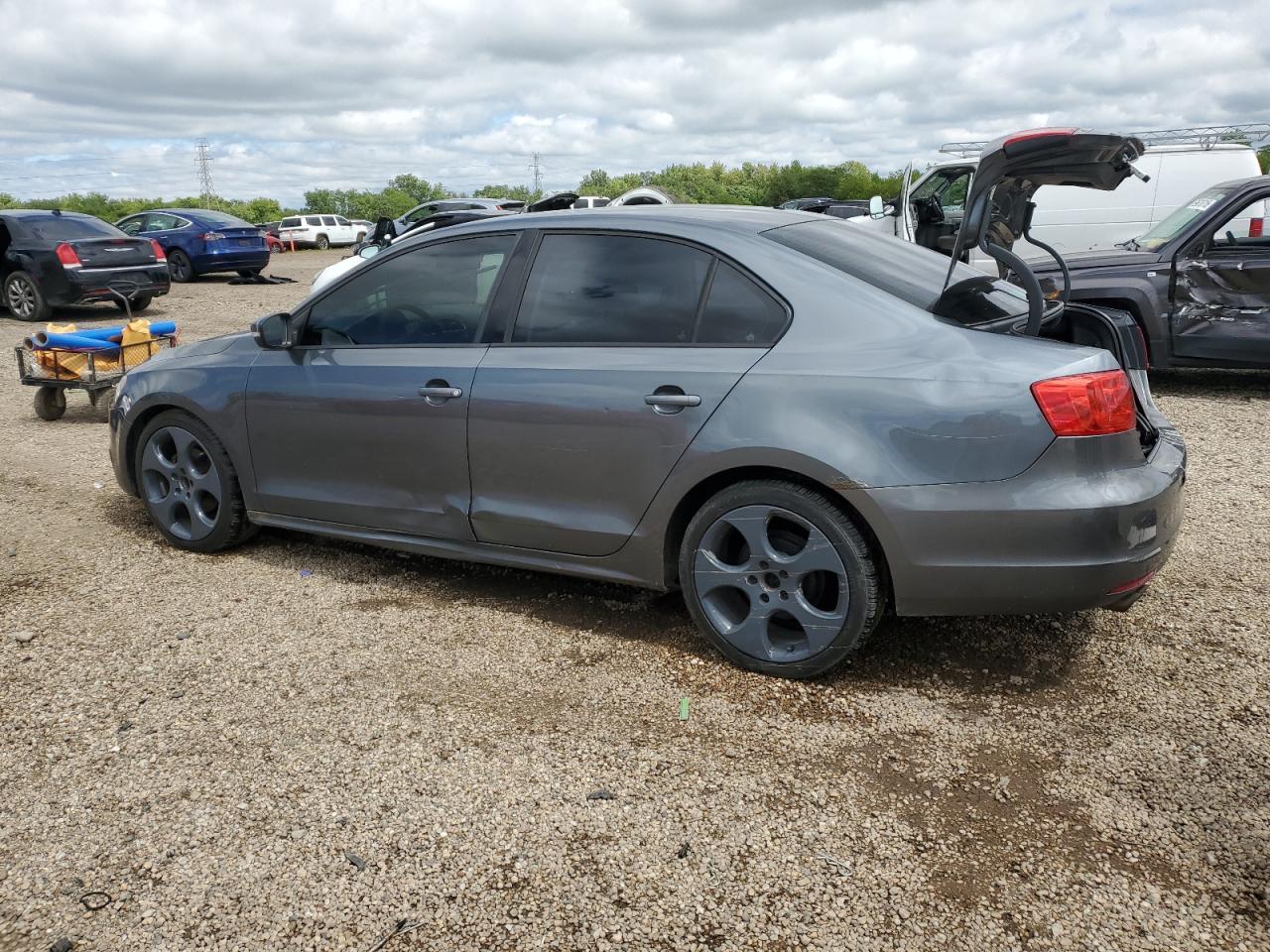 2011 Volkswagen Jetta Se - Фото 2