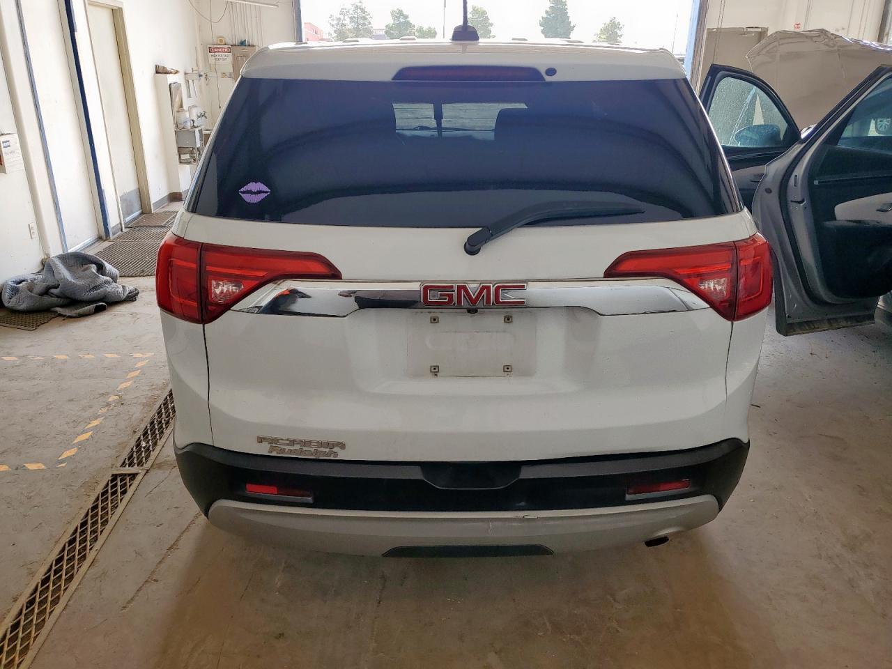 2017 GMC Acadia Sle - Image 6