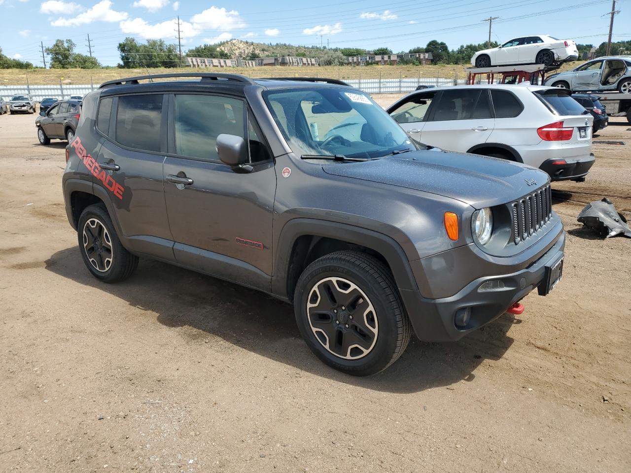 2017 Jeep Renegade Trailhawk - Image 4