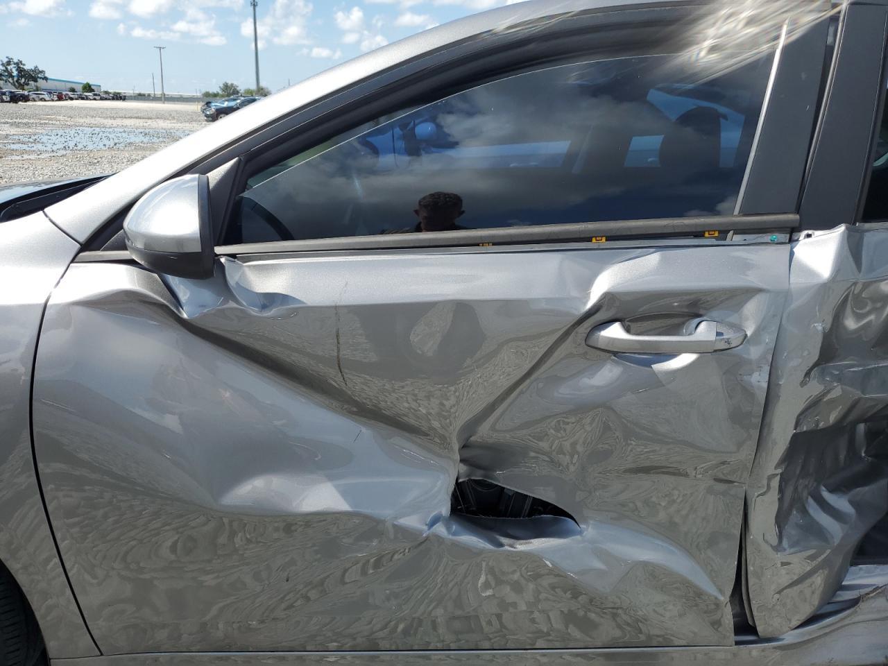 2022 Kia Forte Fe - Image 7