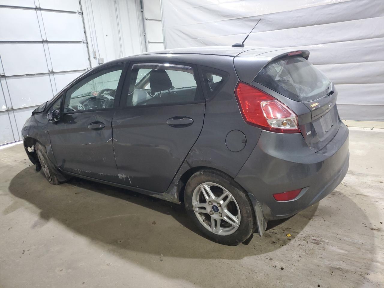 2017 Ford Fiesta Se - Фото 2