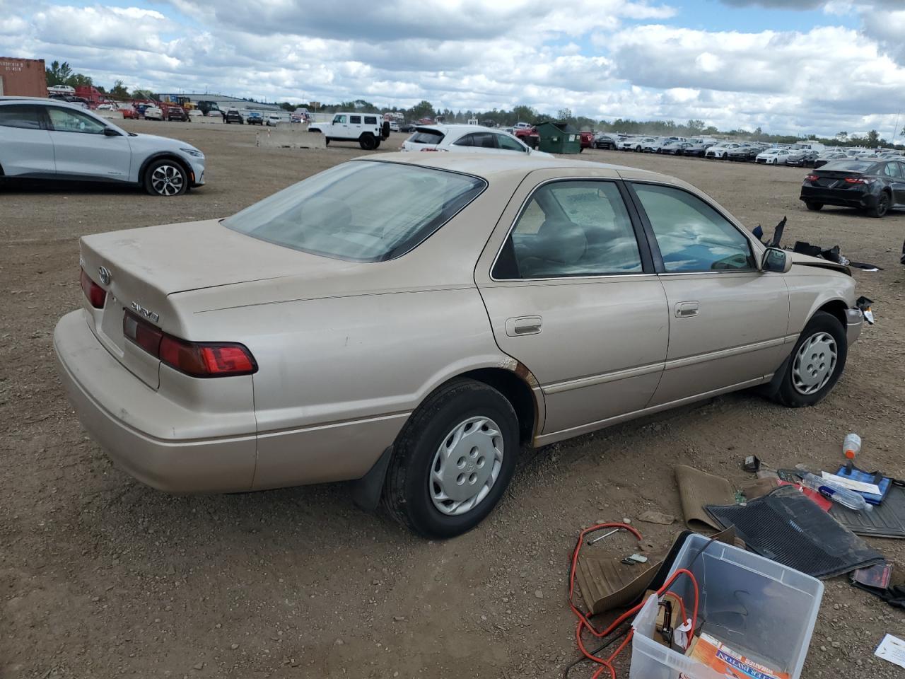 1999 Toyota Camry Ce - Фото 3
