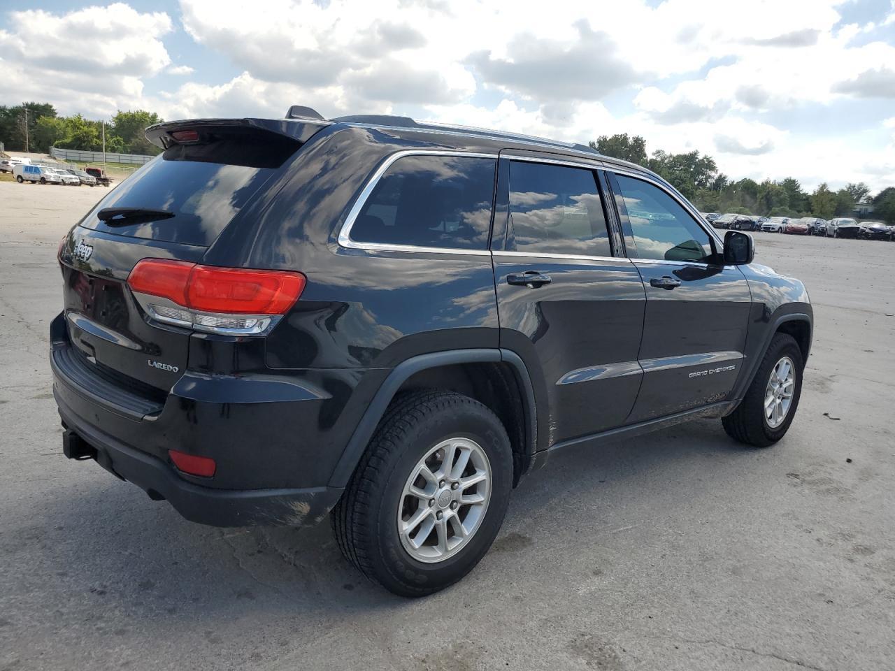 2015 Jeep Grand Cherokee Laredo - Image 3