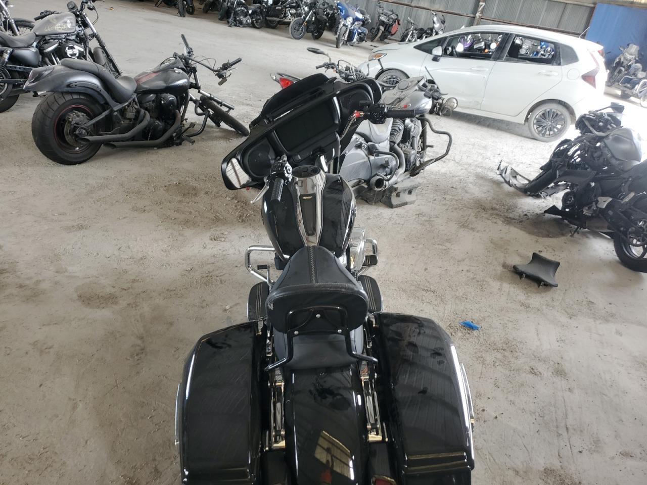 2024 Harley-Davidson Flhx - Фото 6