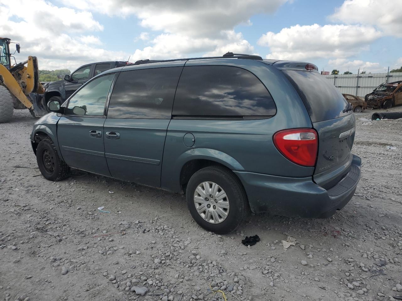 2006 Chrysler Town & Country Lx - Фото 2